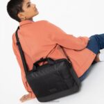 agir sobre casaco cnnct Eastpak bolsas de ombro 484BB278 - Image 2