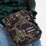 único centenas de camuflagem Eastpak bolsas de ombro 484BB253 - Image 2