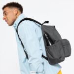 zippl'r acolchoado + jeans preto Eastpak mochilas 484BB85